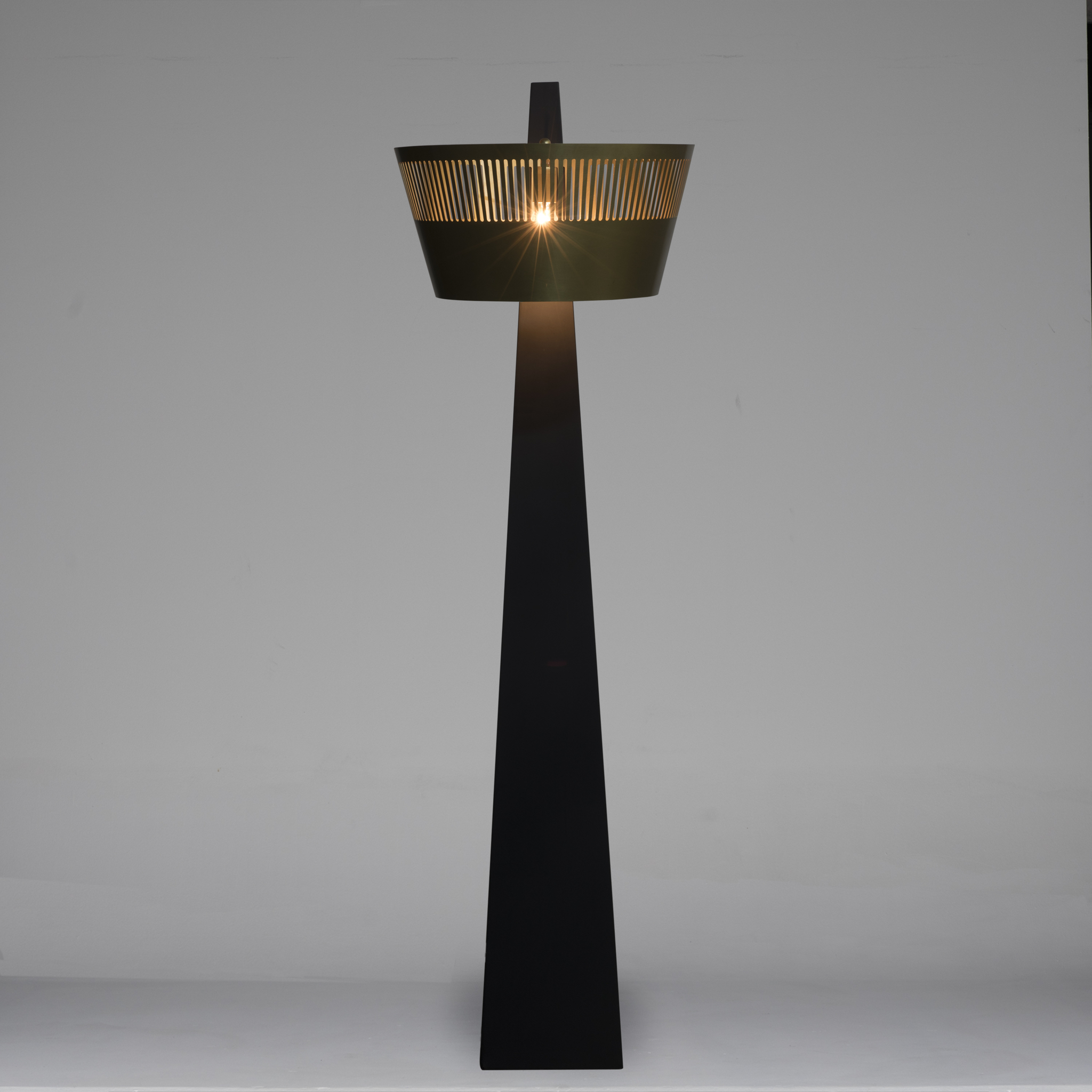 Claudius Floor Lamp, Black/Brass Finished Metal